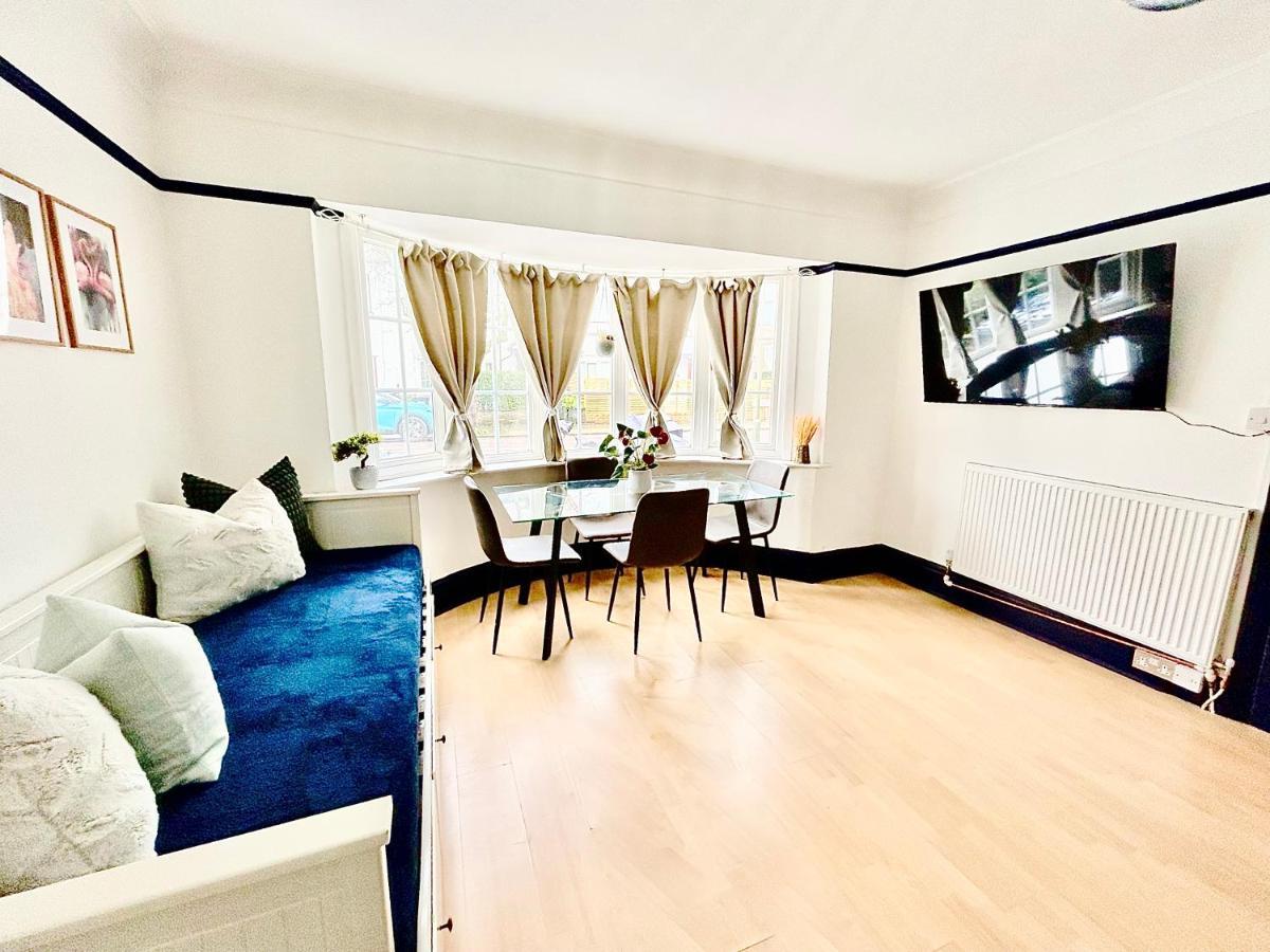 Rest Boutique Golders Green 런던 외부 사진