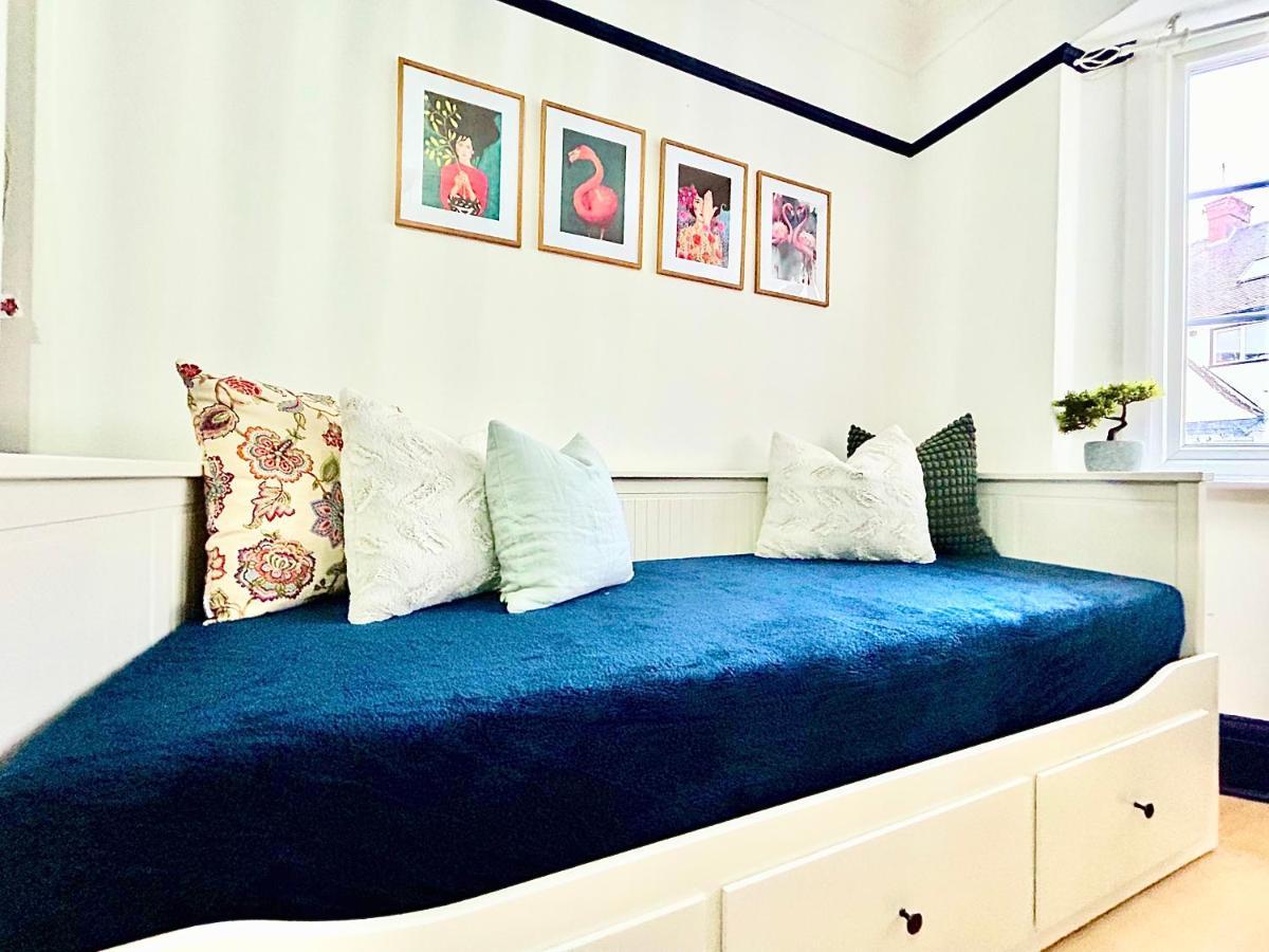 Rest Boutique Golders Green 런던 외부 사진