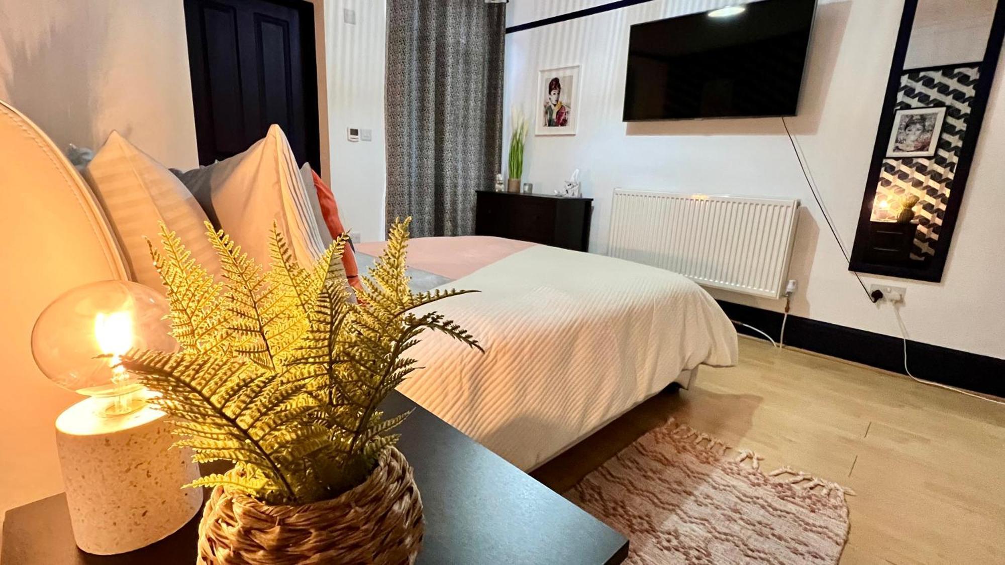 Rest Boutique Golders Green 런던 외부 사진