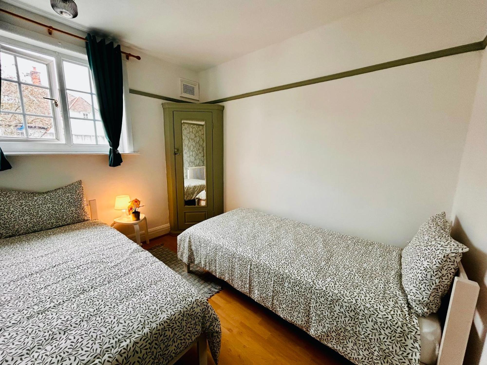 Rest Boutique Golders Green 런던 외부 사진