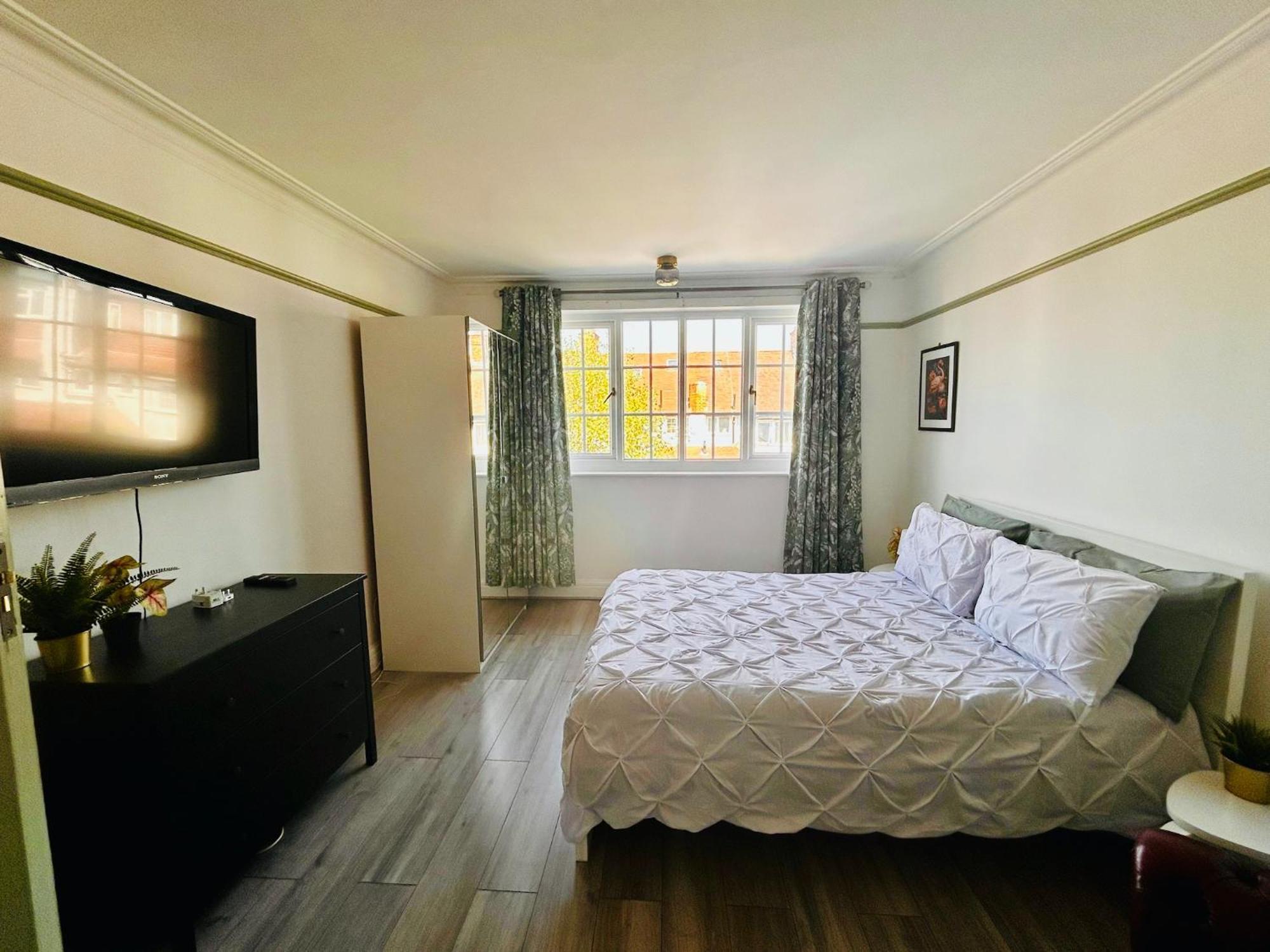 Rest Boutique Golders Green 런던 외부 사진